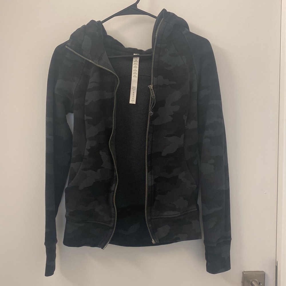 Lululemon Scuba Black Camo Hoodie - LIKE NEW